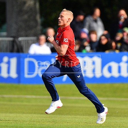 FIL IRELAND ENGLAND