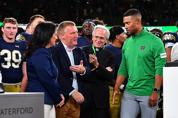 Marcus Freeman with Ireland's Government Minister for Tourism, Culture, Arts, Gaeltacht, Sport and Media of Ireland Catherine Martin